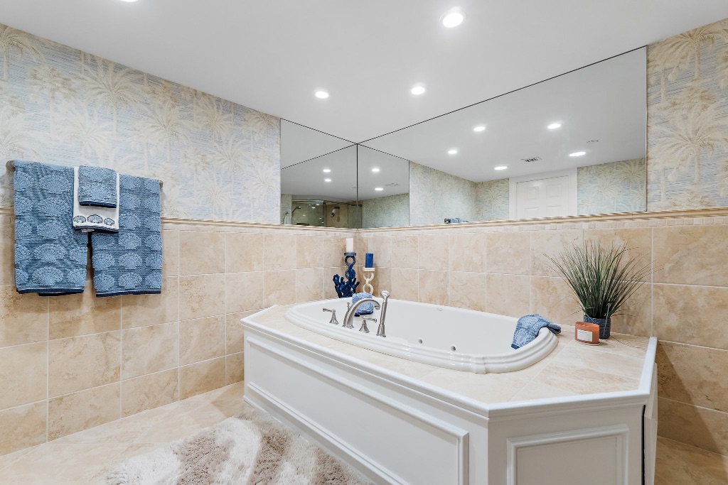 Primary bathroom soaking tub with jets